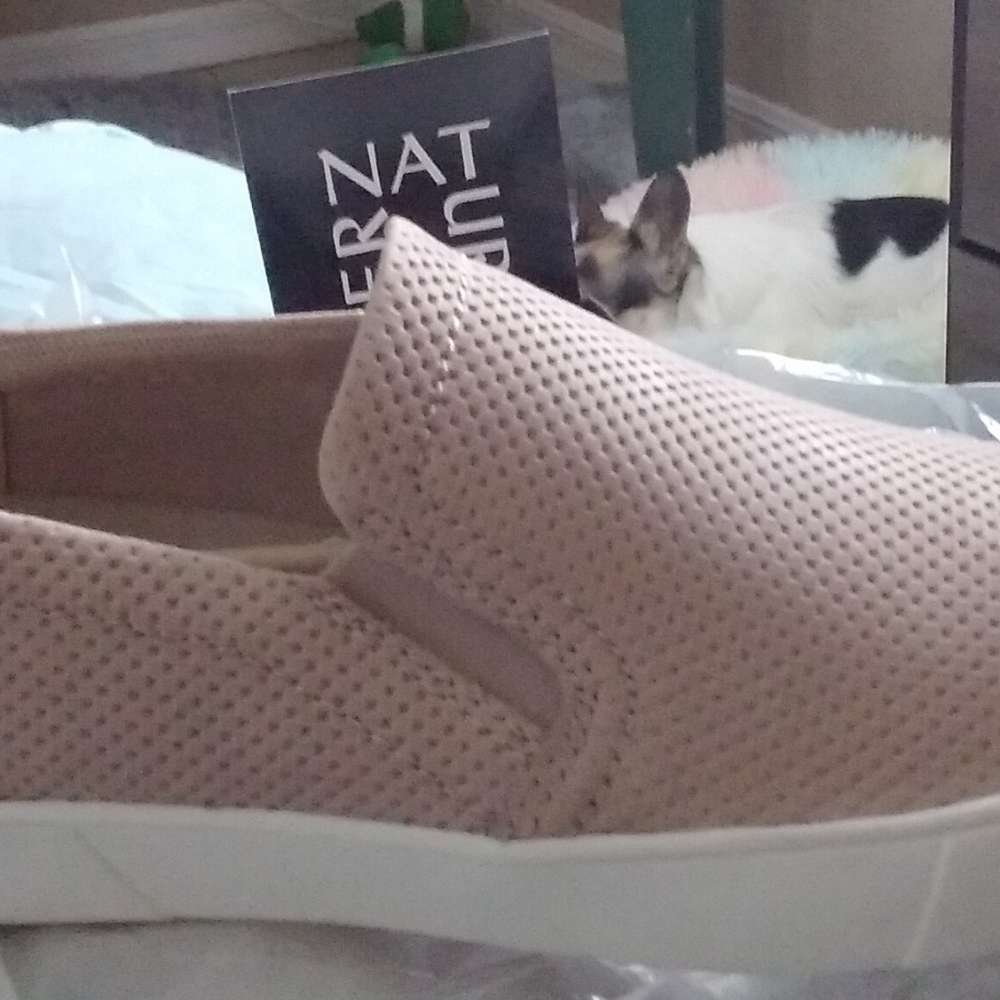 NATURALIZER  SLIP ON- SZ 7M- NIB- Neutral color
